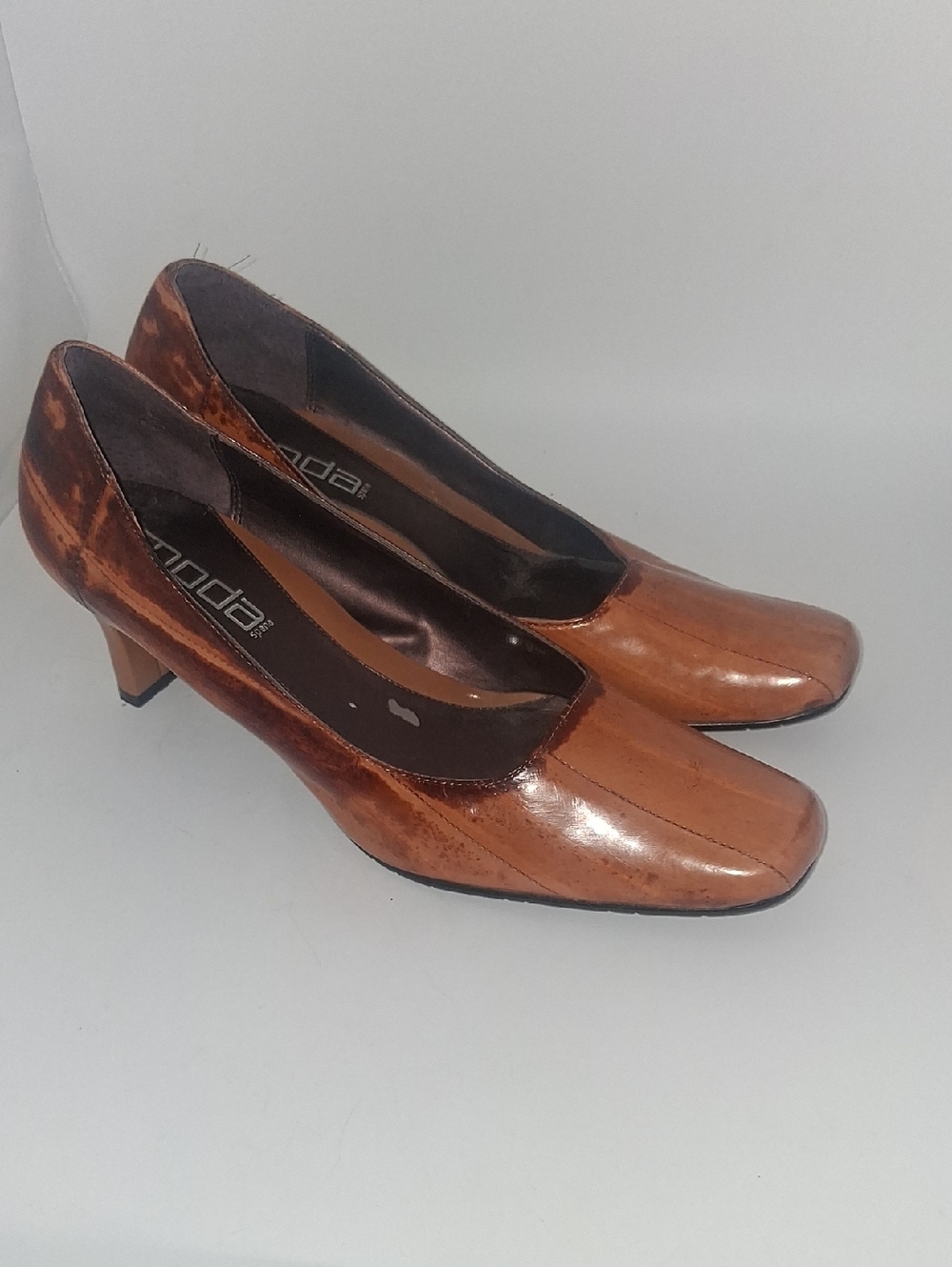 Moda Tan/Burnished Brown Leather Mid Heel Pumps